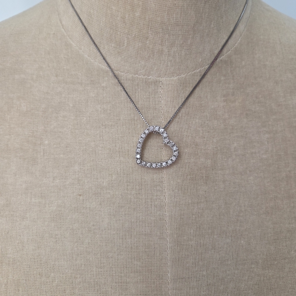 Elegant Silver Heart Pendant Necklace